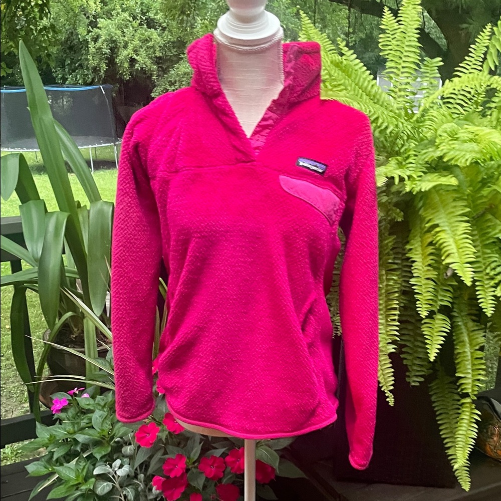 Patagonia Women's Vibrant Pink Textired Fleece Pullover
